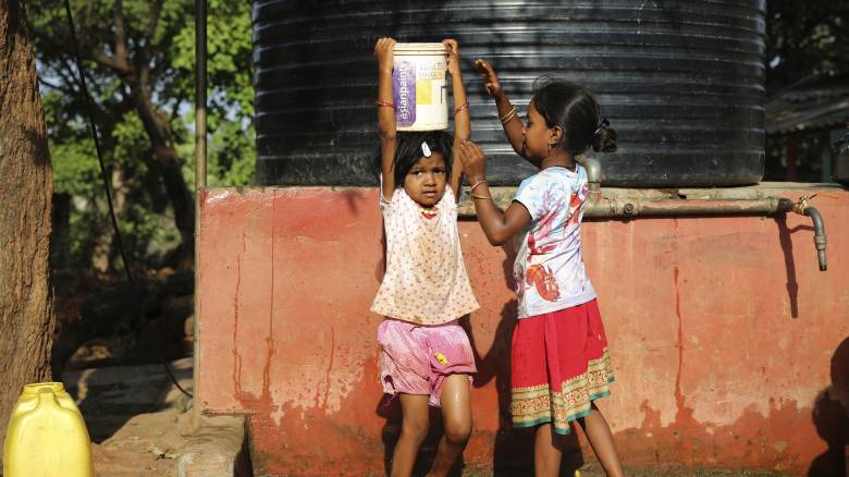 Το νερό της Ινδίας τελειώνει: Έχουν πέντε χρόνια για να σώσουν τις ζωές εκατομμυρίων ανθρώπων