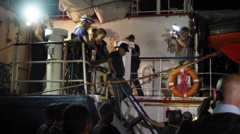 Ιταλία: Ελεύθερη η πλοίαρχος του Sea-Watch 3, Καρόλα Ρακέτε