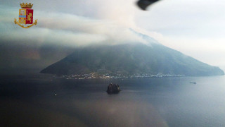 Ιταλία: Η στιγμή της φονικής έκρηξης στο ηφαίστειο Στρόμπολι