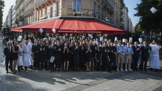 Le Fouquet's: Άνοιξε η διάσημη μπρασερί του Παρισιού που λεηλατήθηκε σε διαδηλώσεις