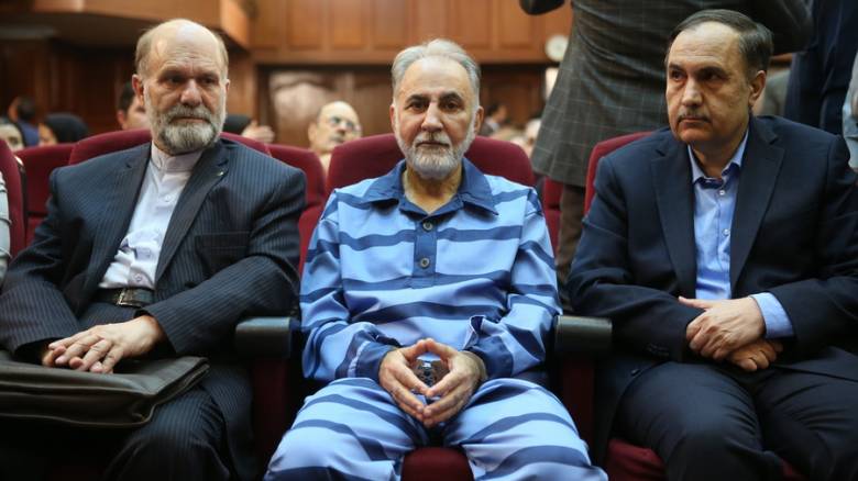 Σε θάνατο καταδικάστηκε ο πρώην δήμαρχος της Τεχεράνης για τη δολοφονία της συζύγου του
