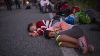 ΗΠΑ: Περισσότεροι από 900 ανήλικοι μετανάστες χωρίστηκαν από τους γονείς τους