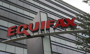 Το 2017 η Equifax ενημέρωσε πως τα στοιχεία έως και 143.000.000 χρηστών είχαν πέσει σε λάθος χέρια. Το περιστατικό χαρακτηρίστηκε ιδιαιτέρως σοβαρό μίας και η Equifax είναι μία από τις μεγαλύτερες εταιρείες που επεξεργάζονται στοιχεία τα οποία έχουν να κά