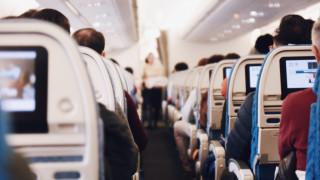 «Σκοτεινό» μήνυμα σε χαρτοπετσέτες μπέρδεψε τους επιβάτες αεροπλάνου