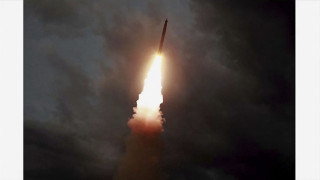 «Θα κρατήσουμε ανοιχτή την πόρτα για συνομιλίες»: Ο Έσπερ για την εκτόξευση πυραύλων από τη Β. Κορέα