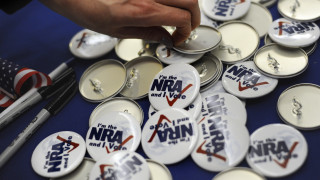 Η NRA κατηγορεί υποψήφιους προέδρους για πολιτικοποίηση των πολύνεκρων επιθέσεων στις ΗΠΑ