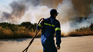 Μεγάλη πυρκαγιά στην Ελαφόνησο - Ενισχύονται οι δυνάμεις