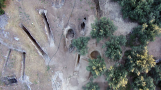 Σημαντική ανακάλυψη: Δύο ασύλητοι τάφοι βρέθηκαν σε μυκηναϊκό νεκροταφείο στη Νεμέα
