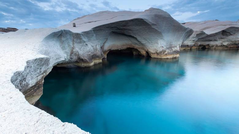 Μήλος και Πάρος: Οι λόγοι που τα καθιστούν δύο από τα καλύτερα νησιά για  διακοπές στον κόσμο - CNN.gr