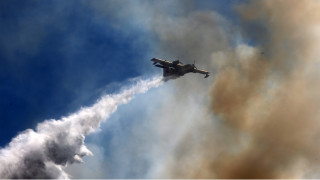 Βίντεο με πυροσβεστικό αεροσκάφος εν δράσει έδωσε στη δημοσιότητα ο Στυλιανίδης