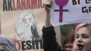 Τουρκία: Οργή για τη δολοφονία γυναίκας από τον πρώην σύζυγο μπροστά στη 10χρονη κόρη τους