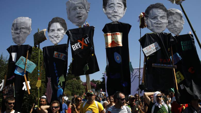 Διαδηλώσεις στο περιθώριο της G7 κατά της οικονομικής και κλιματικής πολιτικής των επτά «ισχυρών»
