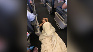 Μάθημα ανθρωπιάς: Επιβάτες και πλήρωμα καθησυχάζουν 4χρονο με αυτισμό κατά τη διάρκεια πτήσης