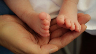 Κόντρα στις πιθανότητες: Επί 117 ημέρες εγκεφαλικά νεκρή γυναίκα έφερε στον κόσμο υγιέστατο μωρό