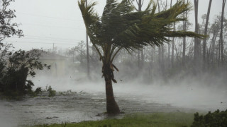 Σφυροκοπά τις Μπαχάμες ο τυφώνας Ντόριαν: Τουλάχιστον πέντε οι νεκροί