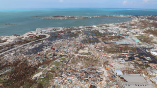 Συναγερμός στις ΗΠΑ: Ενισχύθηκε ο τυφώνας Ντόριαν και κατευθύνεται προς τις αμερικανικές ακτές