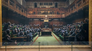Banksy: Ο εμβληματικός πίνακας με το «Κοινοβούλιο-μαϊμού» δημοπρατείται εν μέσω του χάους του Brexit