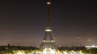 Ο Πύργος του Άιφελ «πενθεί» για τον Ζακ Σιράκ: Έσβησε τα φώτα του