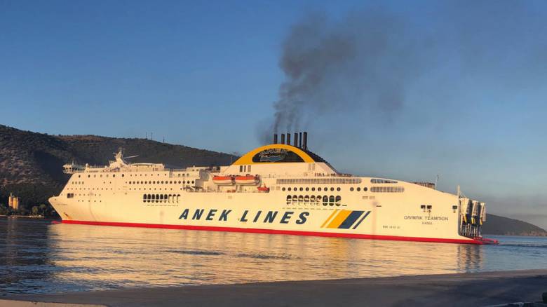 Φωτιά σε πλοίο με 538 επιβάτες στην Ηγουμενίτσα