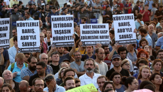 Συρία: Χιλιάδες Κούρδοι διαδήλωσαν κατά των τουρκικών απειλών για στρατιωτική επέμβαση
