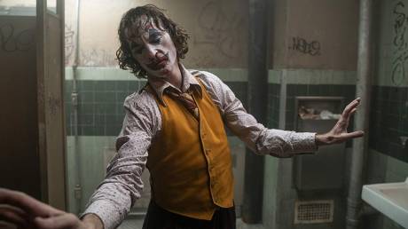 Joker: 10 ξεκαρδιστικά memes για την ταινία των ρεκόρ και τον Χοακίν Φίνιξ