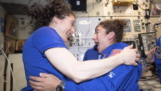 NASA: Διαστημικός περίπατος με άρωμα… γυναίκας