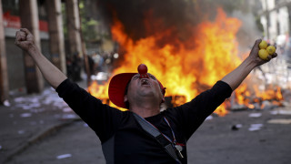 Χιλή: Η κυβέρνηση προσπαθεί να κατευνάσει την οργή των πολιτών με αυξήσεις - Αυξήθηκαν οι νεκροί