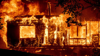 Καλιφόρνια: Μαίνεται ανεξέλεγκτη η φωτιά - Υποχρεωτικές εκκενώσεις εκατοντάδων σπιτιών
