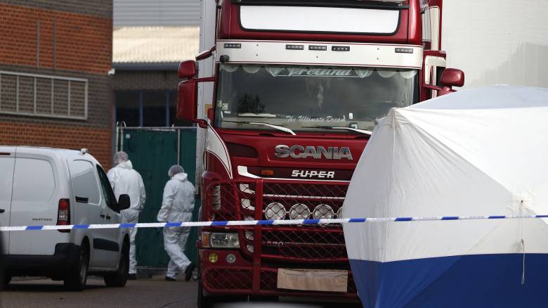 Έσεξ: Το «φορτηγό του θανάτου» ταξίδεψε με άλλες δύο νταλίκες στη Βρετανία