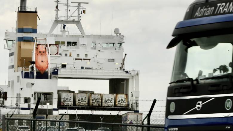 Εντοπίστηκε νέο «φορτηγό της φρίκης» στη Γαλλία: Σώοι οκτώ μετανάστες