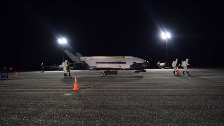 Επιστροφή στη Γη μετά από 780 ημέρες: Το μυστηριώδες διαστημόπλοιο της Πολεμικής Αεροπορίας των ΗΠΑ