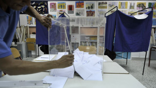Νέα δημοσκόπηση: Ανοίγει η «ψαλίδα» μεταξύ ΝΔ και ΣΥΡΙΖΑ - Ποιος «κερδίζει» την Κεντροαριστερά