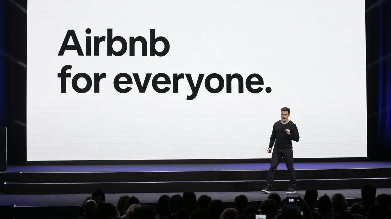 Η Airbnb απαγορεύει τα πάρτι μετά το μακελειό στην Καλιφόρνια
