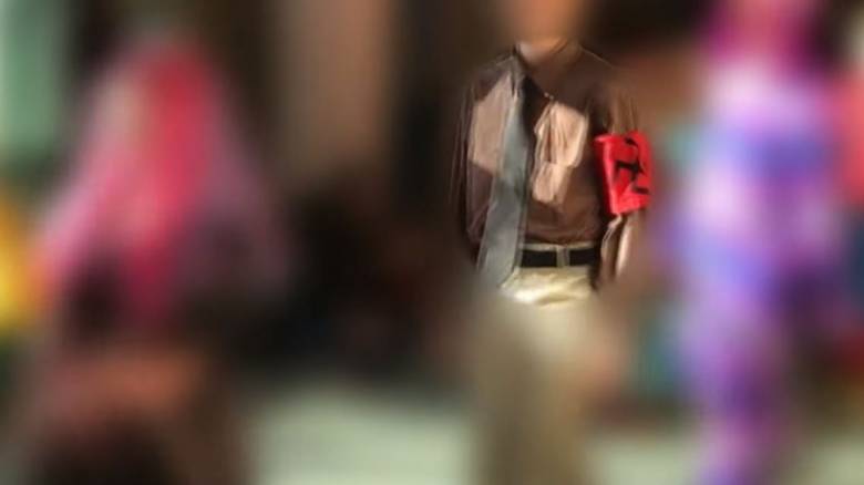 Σάλος στη Γιούτα: Μαθητής παρήλασε ντυμένος… Χίτλερ σε σχολική εκδήλωση για το Halloween