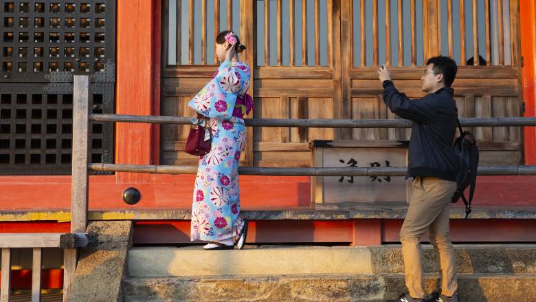Κιότο: Τέλος οι selfie με τις γκέισες - «Καμπάνες» στους παραβάτες