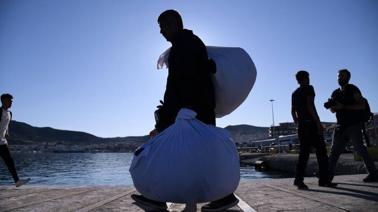 Στο λιμάνι του Πειραιά έφτασαν 168 πρόσφυγες από Μυτιλήνη και Χίο