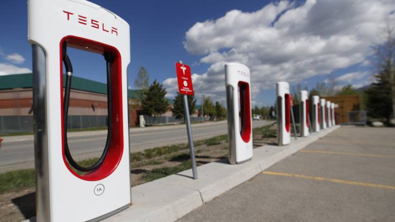 Tesla: Έρχεται το πρώτο εργοστάσιο ηλεκτρικών αυτοκινήτων στην Ευρώπη