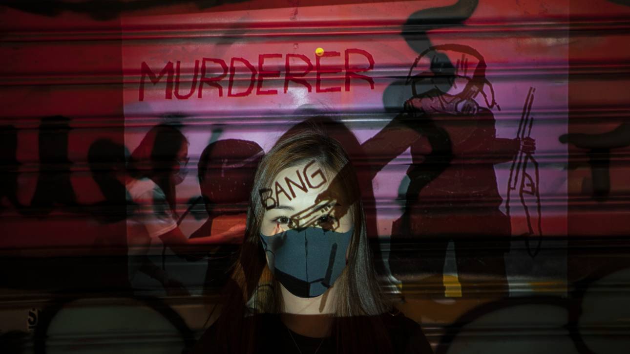 Χονγκ Κονγκ: Φωτογραφίζοντας τους ανθρώπους πίσω από τις μάσκες