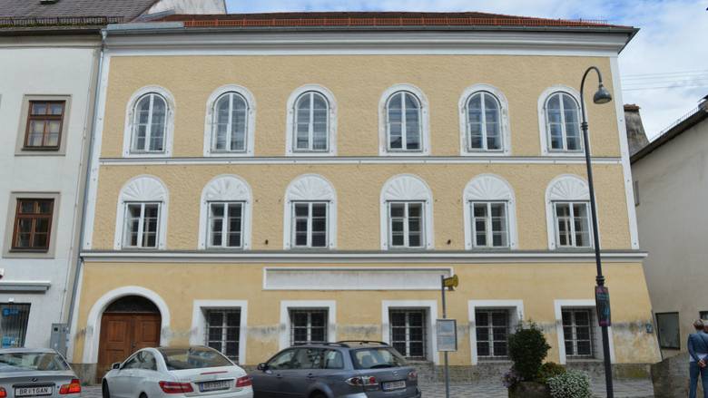 Από τόπος προσκηνύματος των Ναζί σε αστυνομικό κτήριο: Αξιοποιείται το σπίτι που γεννήθηκε ο Χίτλερ