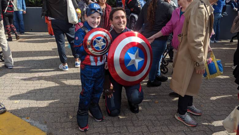 Τοπικός σύμβουλος της Νέας Υόρκης ντύθηκε Captain America και η Marvel… εξοργίστηκε