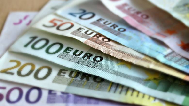 Διαγραφή προστίμων και οφειλών κάτω των 10 ευρώ δρομολογεί η κυβέρνηση