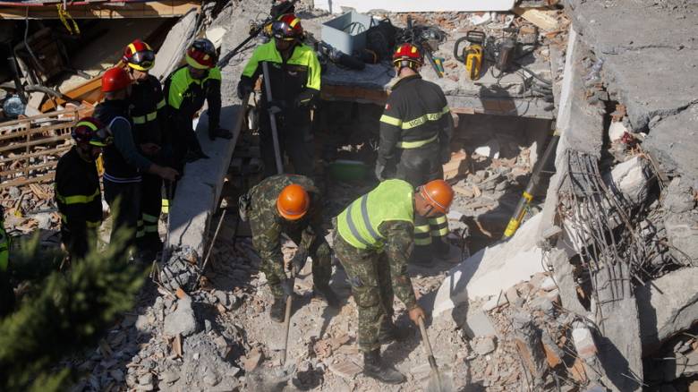 Σεισμός Αλβανία: 27χρονος διασώθηκε ύστερα από 21 ώρες στα συντρίμμια