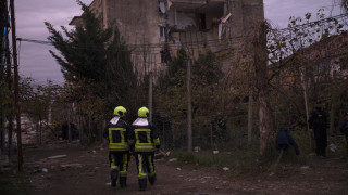 Αλβανία: Βίντεο από τον ισχυρό μετασεισμό - Διασώστες τρέχουν να σωθούν από ετοιμόρροπο κτήριο