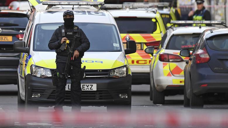 Επίθεση στη Γέφυρα του Λονδίνου: Τρομοκρατική ενέργεια λέει η αστυνομία - Νεκρός ο δράστης