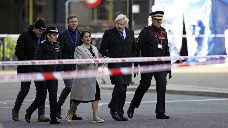 Επίθεση στη Γέφυρα του Λονδίνου: Στο σημείο της τραγωδίας ο Τζόνσον