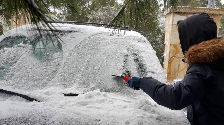 Καιρός: Σε ποιες περιοχές της Ελλάδας έπεσαν τα πρώτα χιόνια