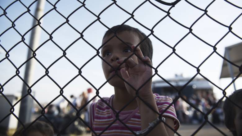 Εξηγήσεις ζητά η Κομισιόν από την Αθήνα για τα κλειστά κέντρα προσφύγων