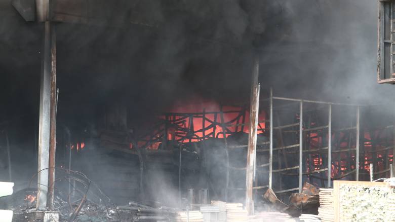 Τραγωδία στη Μυτιλήνη: Νεκρή γυναίκα από φωτιά στο hotspot του Καρά Τεπέ