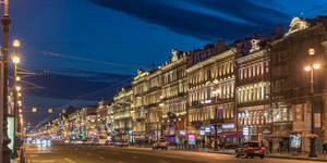 Nevsky Prospekt, Αγία Πετρούπολη. Τα κτήρια στον κεντρικό δρόμο της Αγίας Πετρούπολης είναι από τα πιο σημαντικά ιστορικά μνημεία της χώρας.