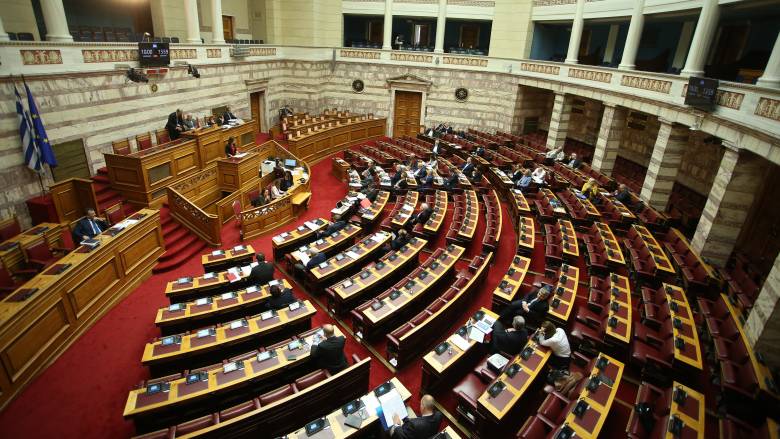 Βουλή: Πέρασε κατά πλειοψηφία το φορολογικό νομοσχέδιο